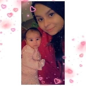 Meet your Posher, Moni